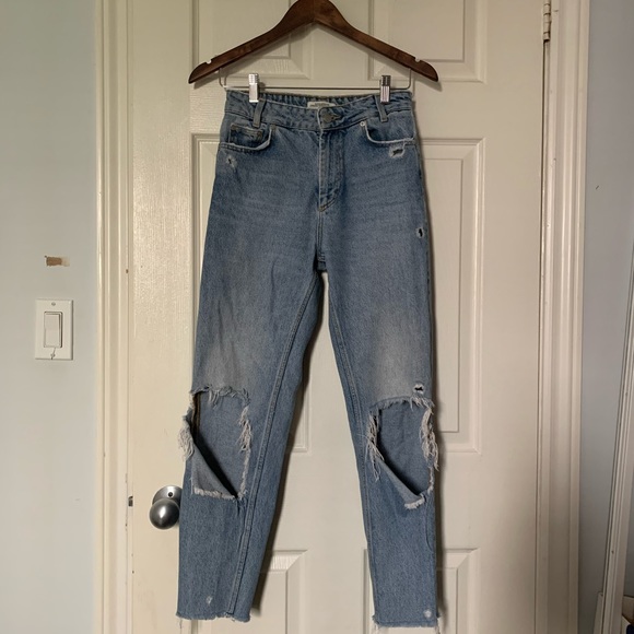 ZARA Woman Ripped Jeans - Picture 3 of 3